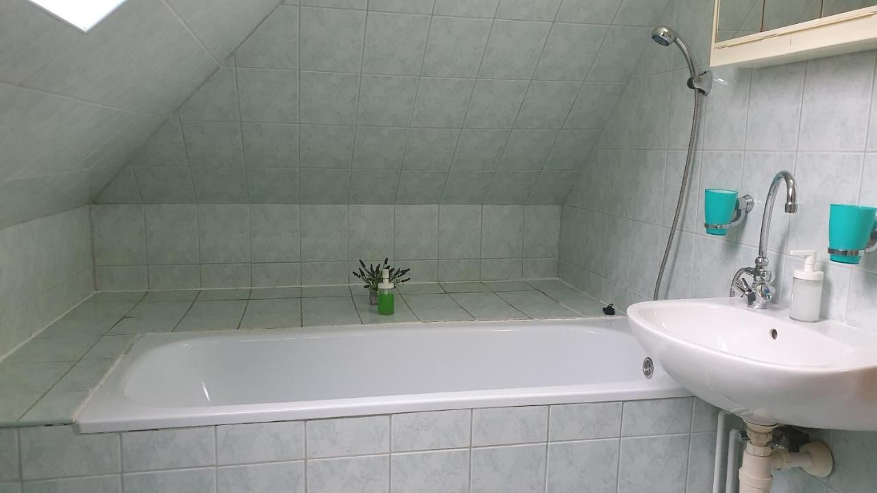 Ruttkai Vendeghaz Apartment Szekesfehervar Exterior photo