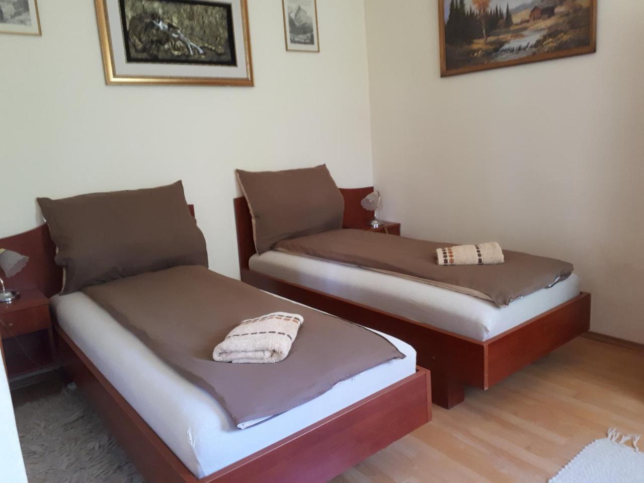 Ruttkai Vendeghaz Apartment Szekesfehervar Exterior photo